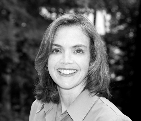 Portrait: Lynn Lyons